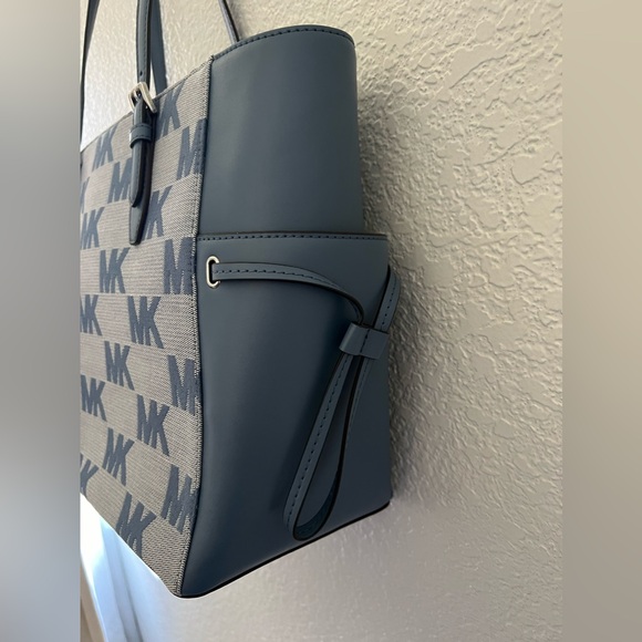 Michael Kors Gilly bag - Picture 4 of 9